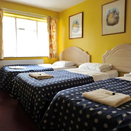 Acton Town Hotel
